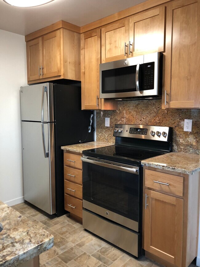 Photo - 645 Rollins Rd Unit 3