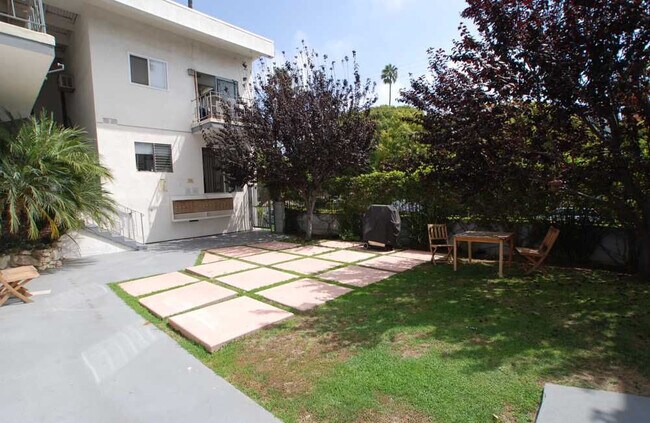 Photo - Washington Apartments