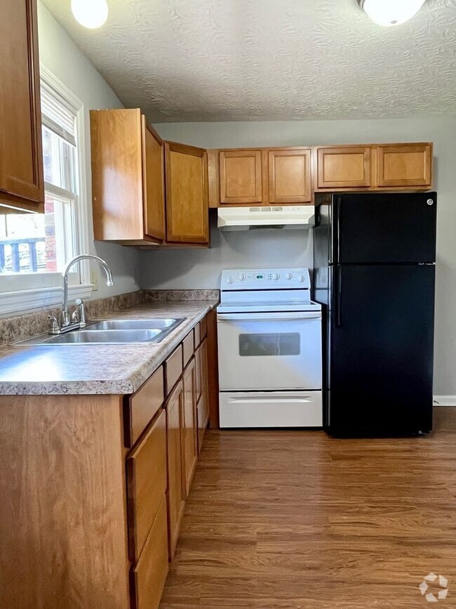 Building Photo - 117-A/117-B EEP Unit 117-A Purcell Rental