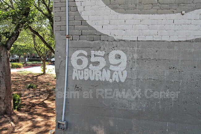 Photo - 659 Auburn Ave NE