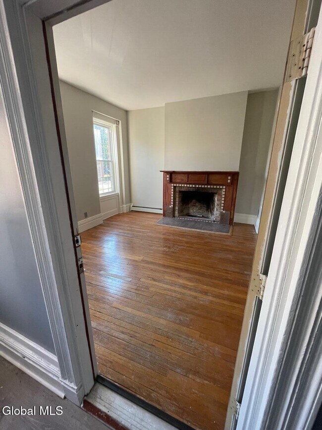 Photo - 60 Westerlo St