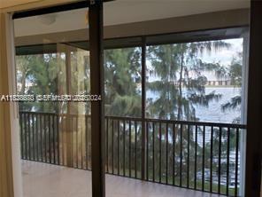 Building Photo - 468 NE 206th Ln Unit 107