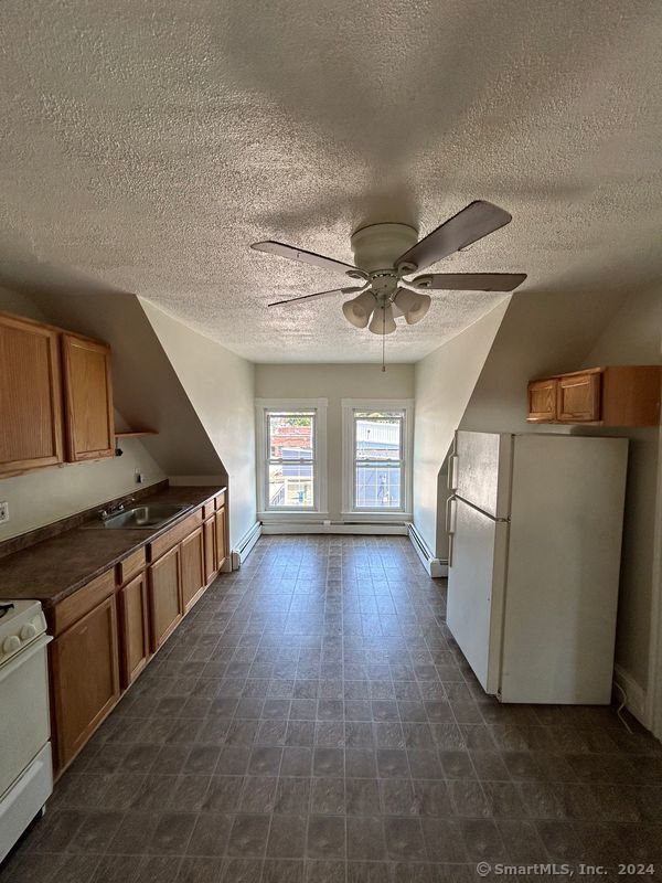 Photo - 645 Burnside Ave Unidad 3B/3rd floor