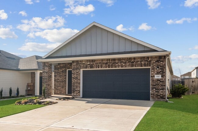 Photo - 614 Edge Lake Ct