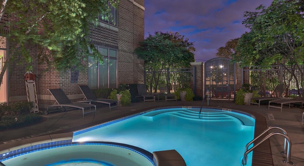 The Crescent at Fells Point apartments — community photo