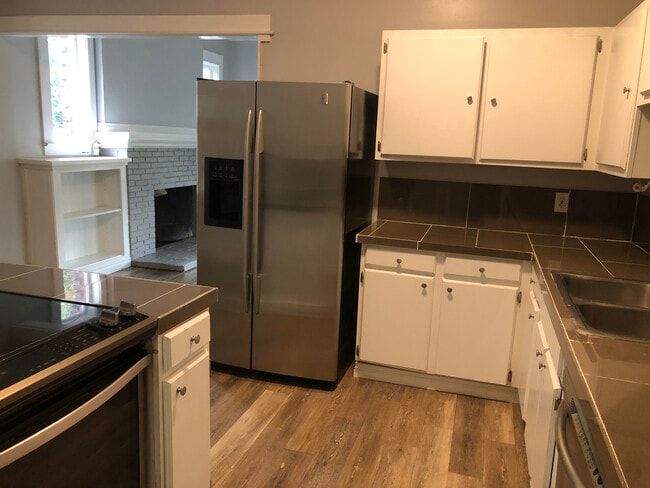 Photo - 5410 NE 32nd Pl. Unit Lower