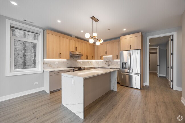 Building Photo - 2354 W Polk St Rental