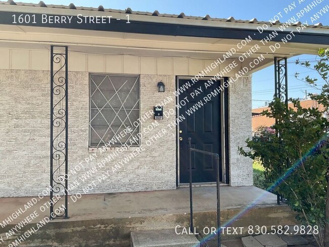 **AVAILABLE NOW** SPACIOUS 1 BED 1 BATH IN... - **AVAILABLE NOW** SPACIOUS 1 BED 1 BATH IN... Apartment Unit 1