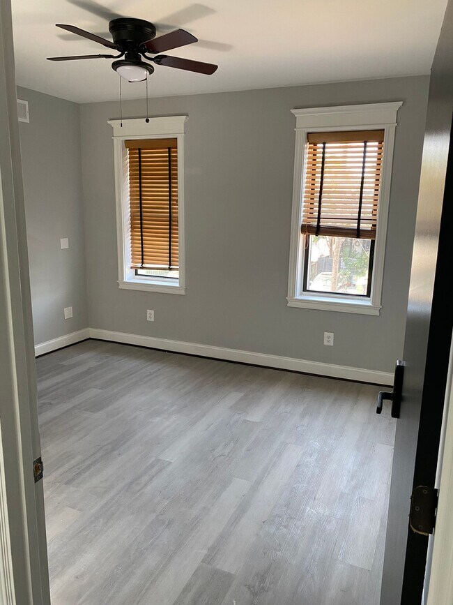 Photo - 146 N East Ave