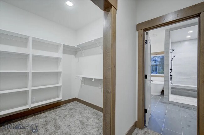 Photo - 4559 Alexander St