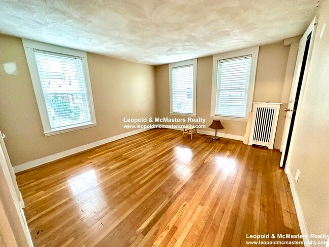 6 Thorndike Ter Unit 1
