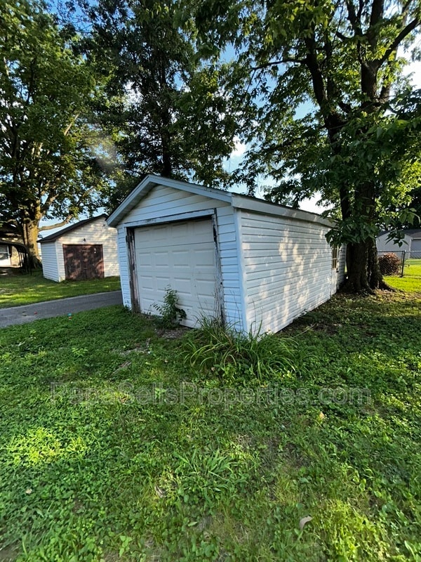 136 Illinois St