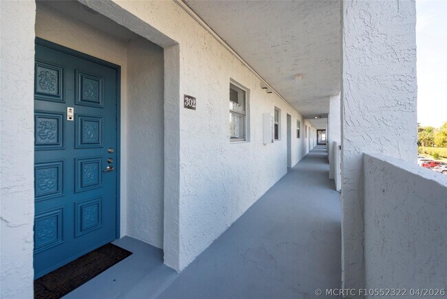 6100 NW 44th St Unit 302