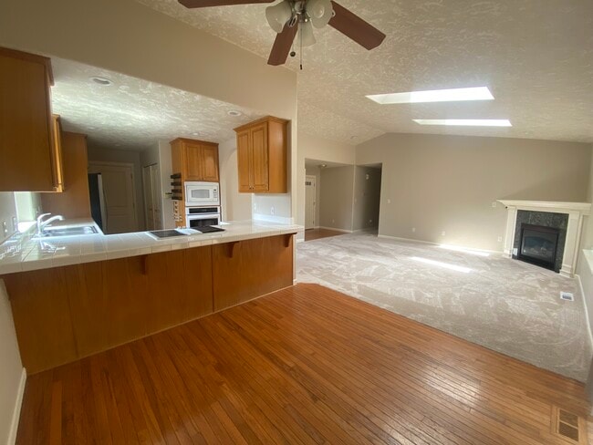 Photo - 748 Mule Deer St NW