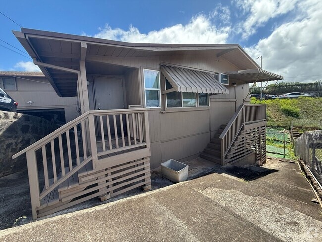 Building Photo - Aiea 3-bedroom 2 bath with 1 assigned parking Rental