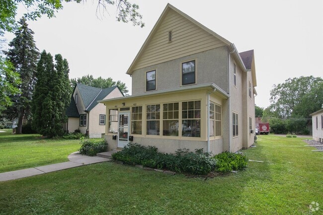 Building Photo - 4011 Quail Ave N Rental