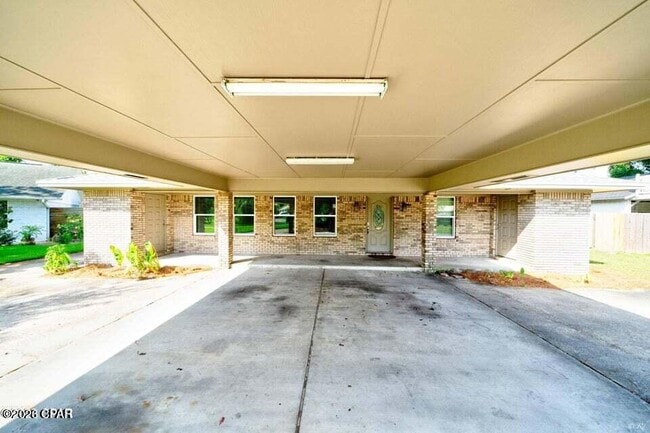 Photo - 350 Greenwood Cir