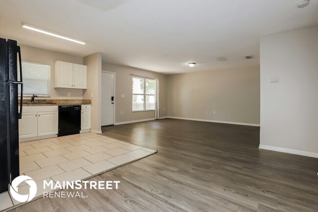 Photo - 2147 16th Ave S