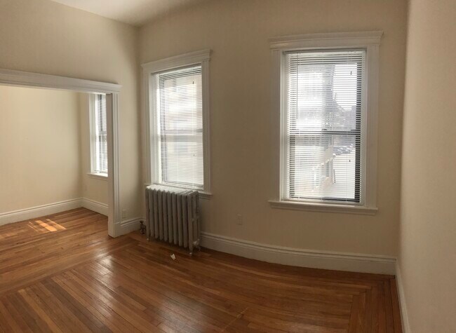 Building Photo - 468 Park Dr Rental