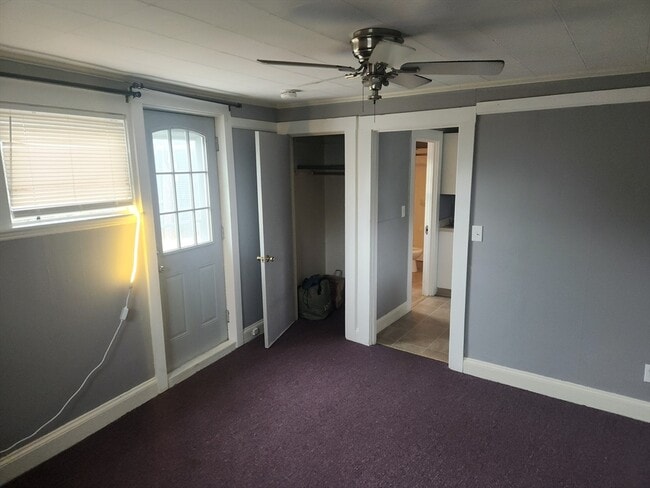 Building Photo - 68 Beach Rd Unit 2