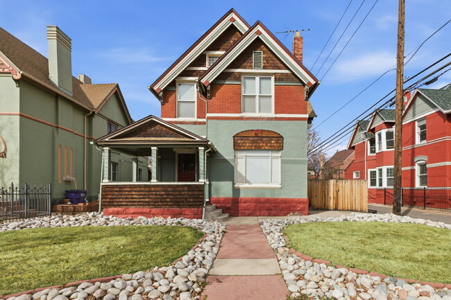 Photo - PRICE DROP! 
Newly Renovated Studio Apt. in Classic Victorian Home in Baker District Unidad #3
