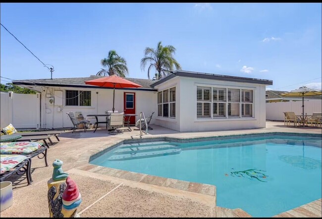 Photo - 4295 Crestdale St