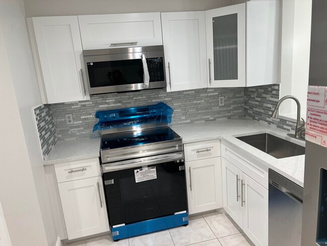 Photo - 24 Abbey Ln Unit 204