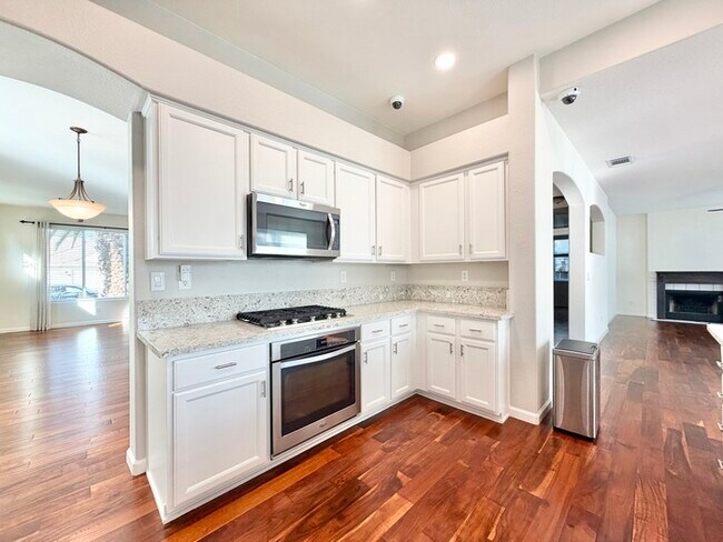 Spacious 5-Bedroom Rocklin Home with Private Backyard Oasis