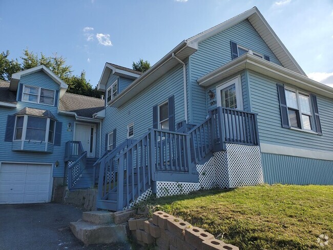 Building Photo - 90 Christine St Unit A Rental