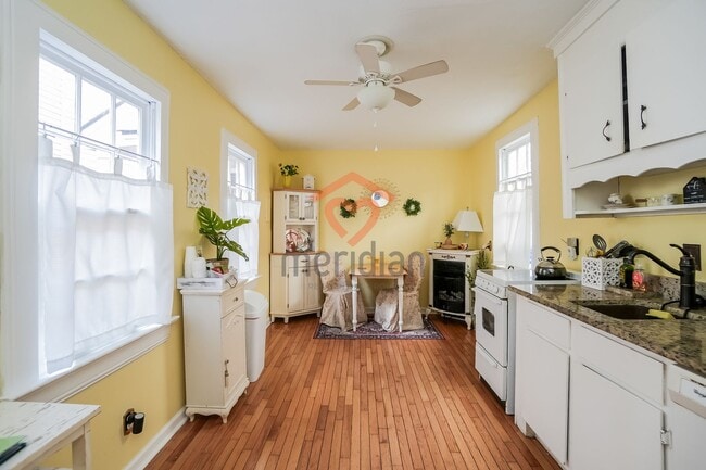 Photo - 1 bed / 1 bath ~ Fully Furnished Condo