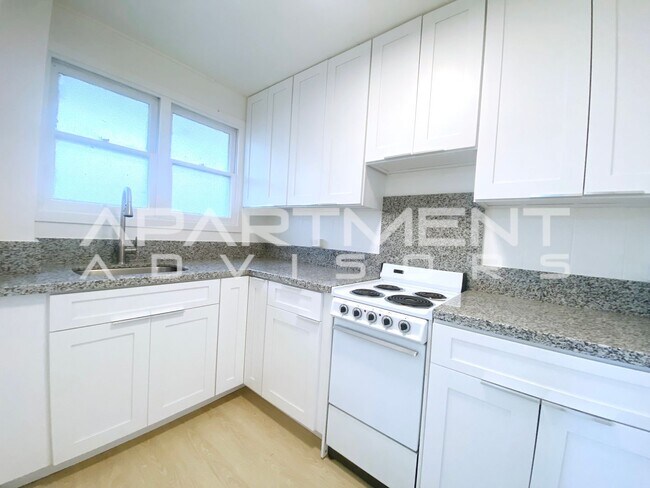 Photo - 735-737 McCully St Unit #2