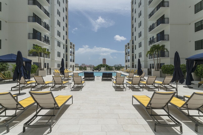 Building Photo - 101 Via Mizner Rental