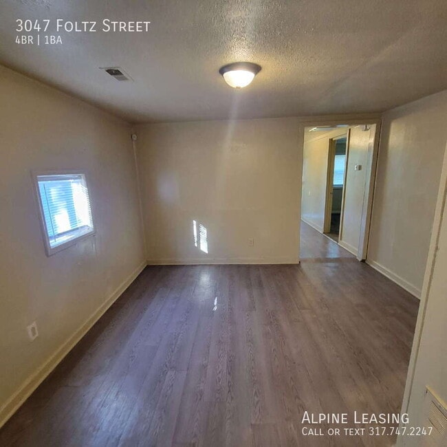 Photo - 3047 Foltz St