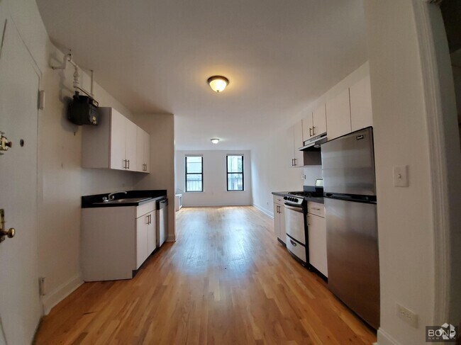 Building Photo - 226 E 89th St Unit 7 Rental