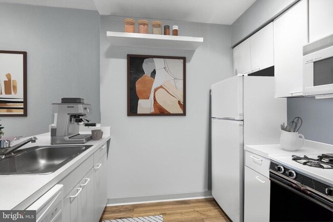 Photo - 1830 Green St Unit 3F