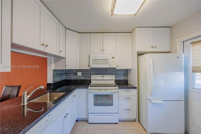 Photo - 2300 Park Ln Unit 203
