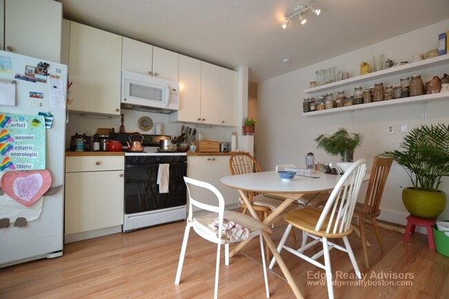 Photo - 103 Kenrick St Unidad 1