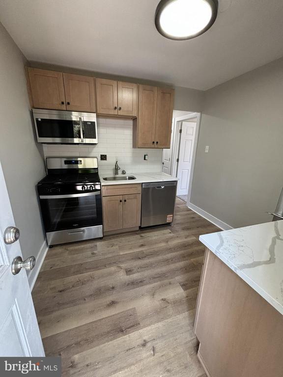 Photo - 18 W 5th St Unidad C