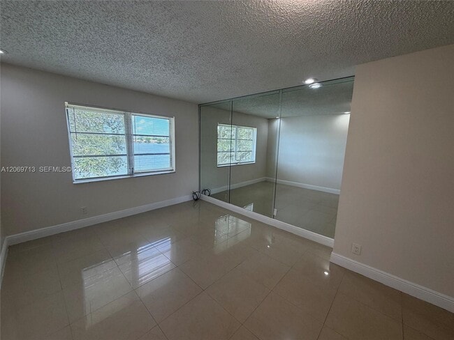 Photo - 432 Lakeside Dr Unit 257