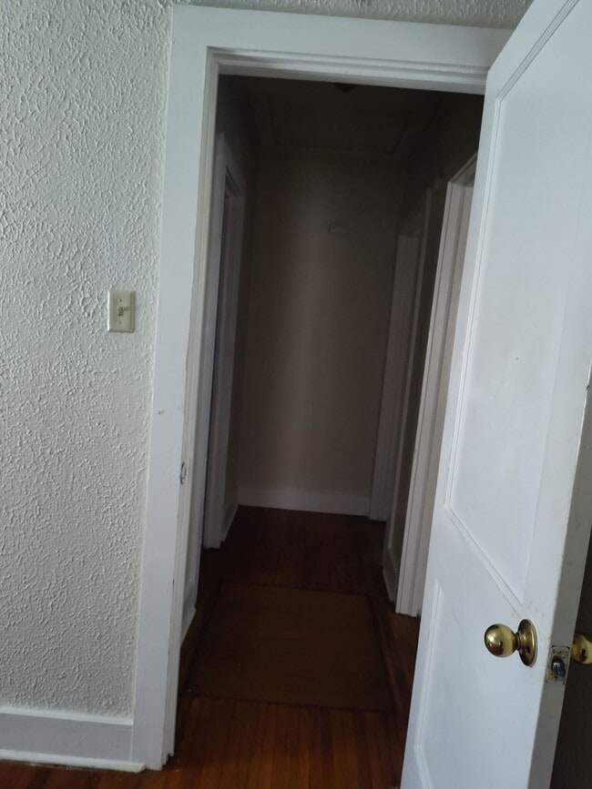 Photo - 661 Woodbury Rd