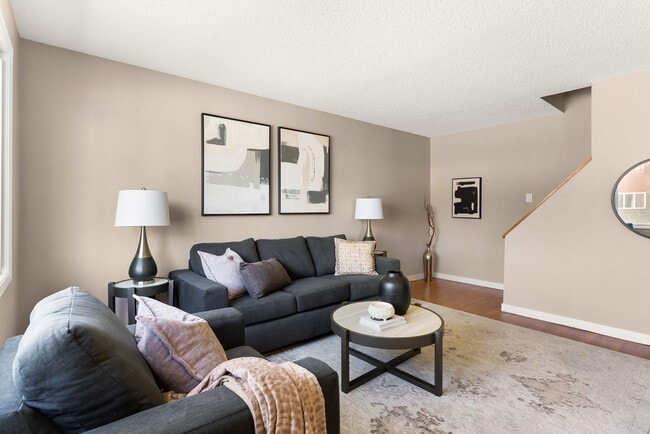 Photo - 1610 Dewdney Av E