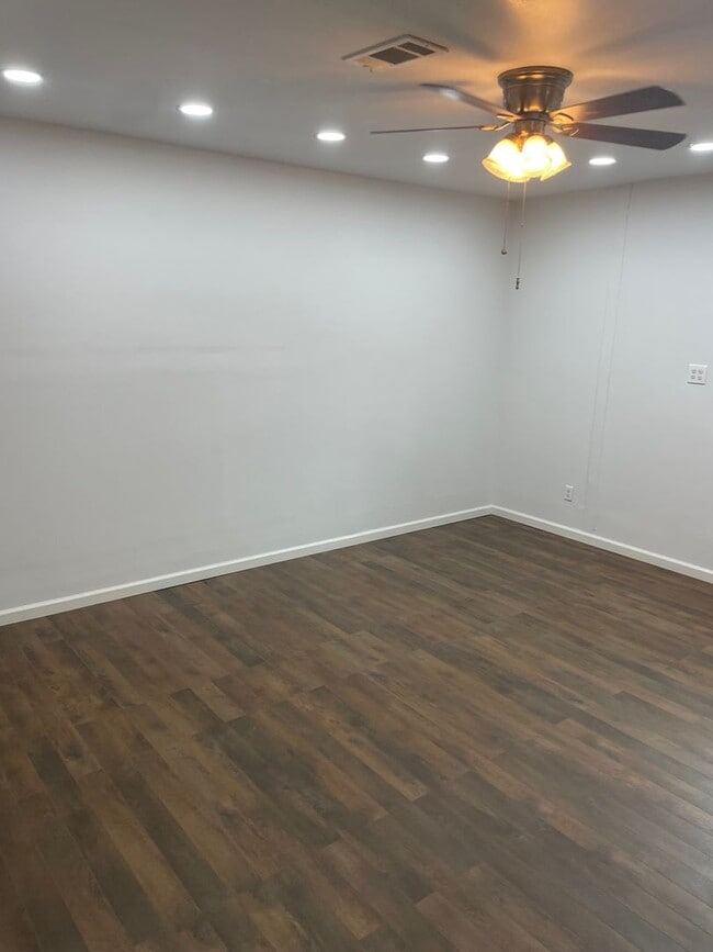 Photo - 540 Templehill St