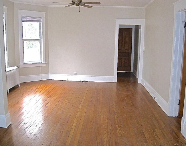 Photo - 2114 Maple Ave