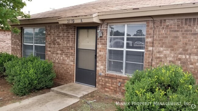 Building Photo - 2119 S Loop 289 Unit A Rental