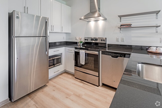 1BR, 1BA Den - Plan N
