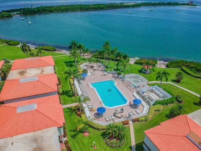 Building Photo - 6295 Bahia Del Mar Cir Unit 401