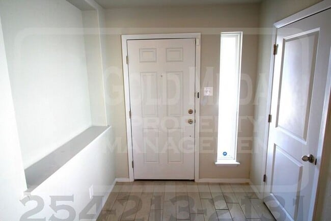 Photo - 335 Black Opal Dr