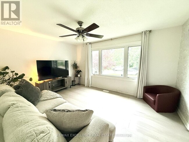 Photo - 49 Woodlawn Ave