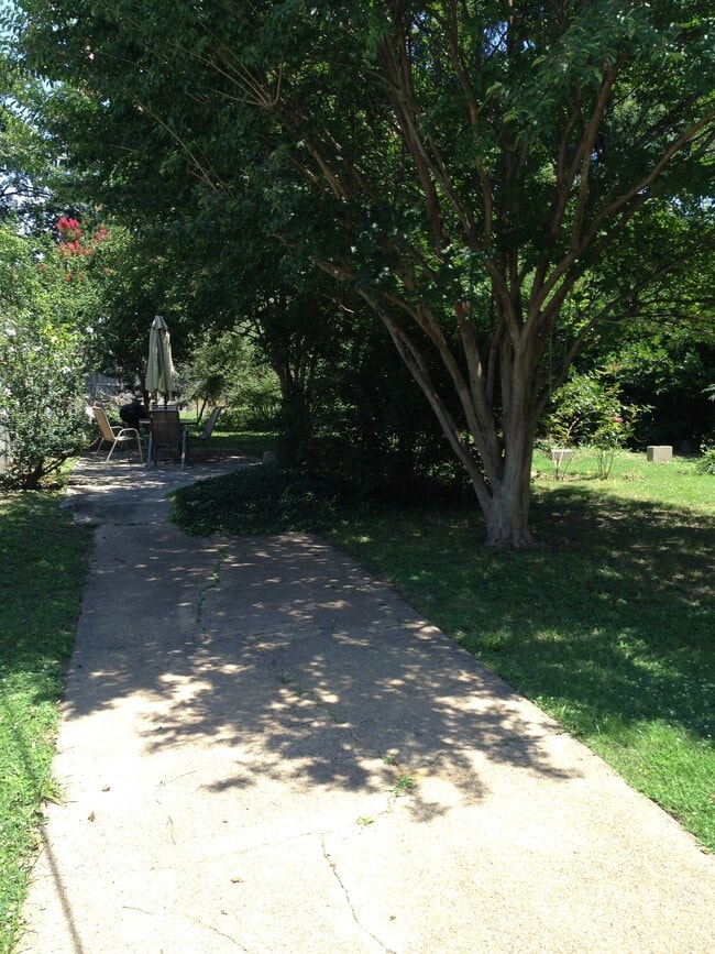 Photo - 2288 York Ave