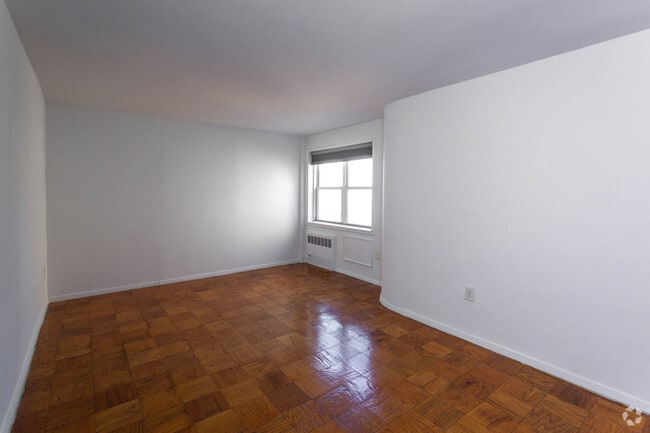 1BR,1BA -821SF - Bedroom